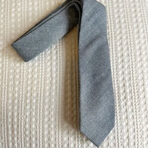 5/$20🎉 ASOS Classic Gray Herringbone Skinny Tie